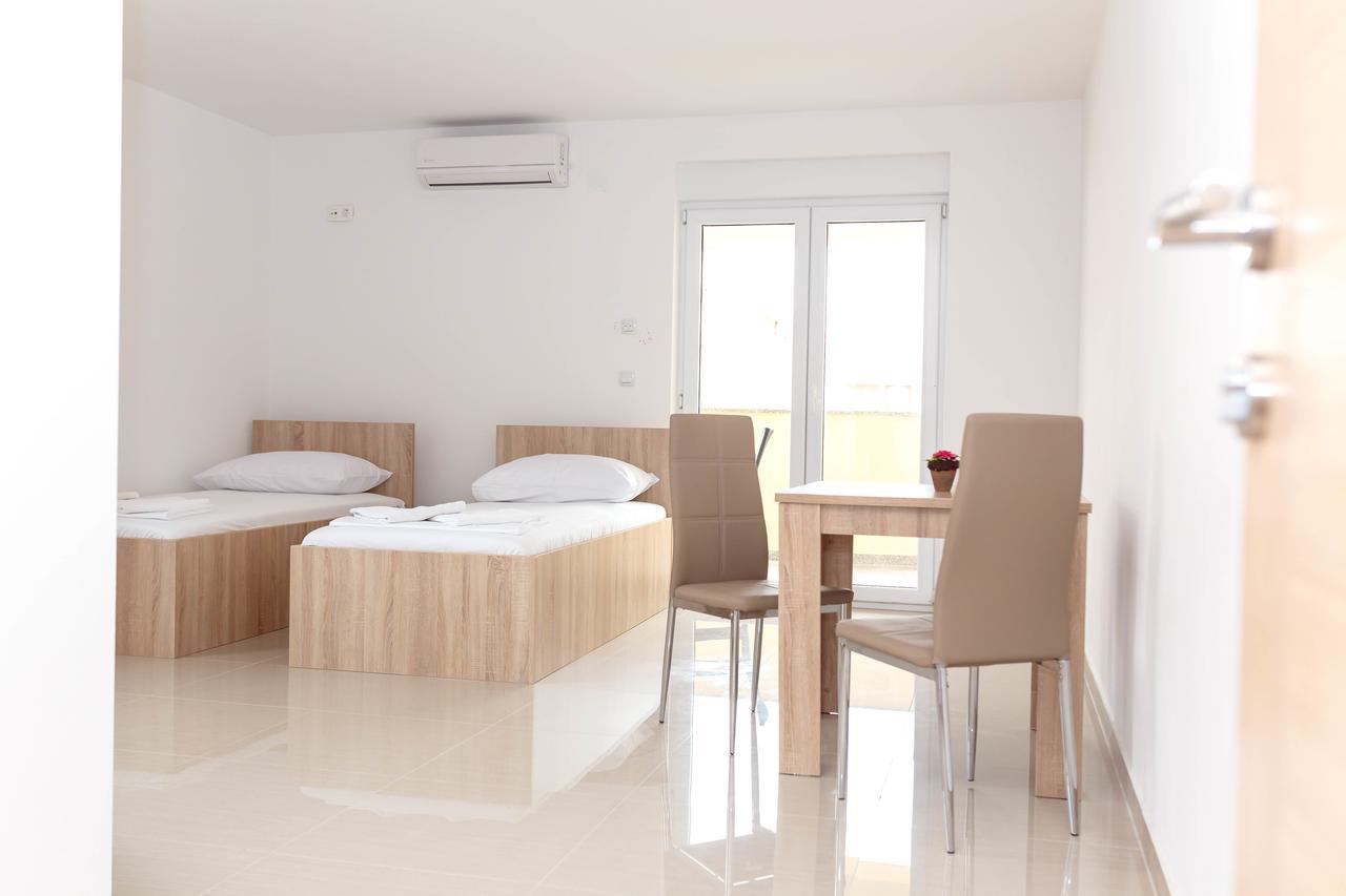 נובליה Summer Fun Apartments מראה חיצוני תמונה
