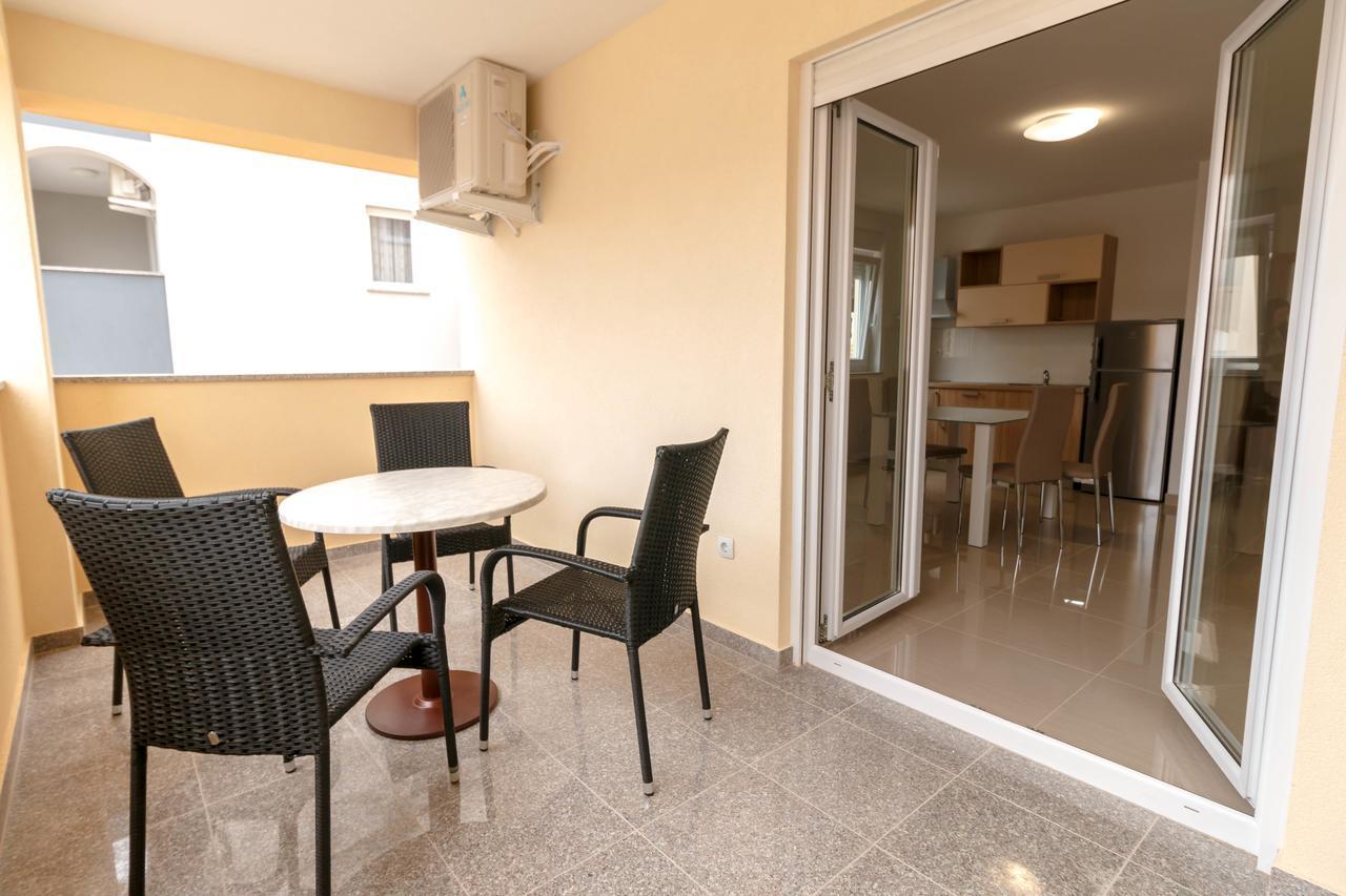 נובליה Summer Fun Apartments מראה חיצוני תמונה