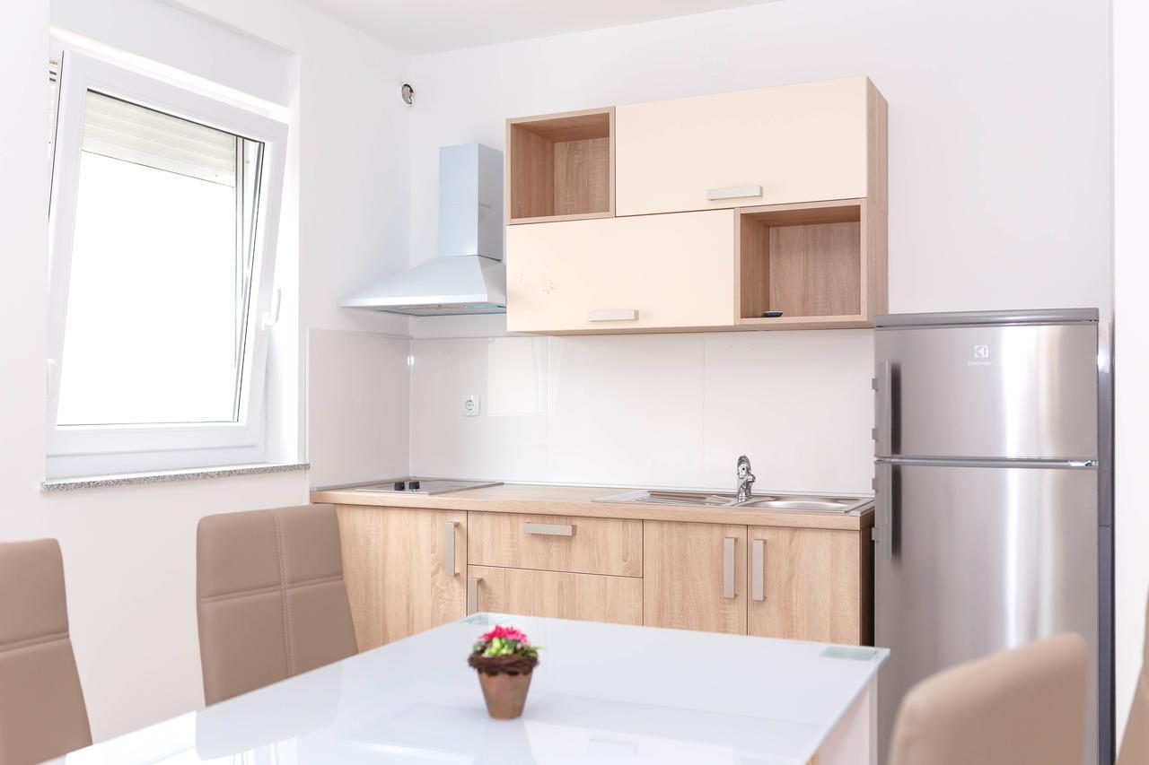 נובליה Summer Fun Apartments מראה חיצוני תמונה
