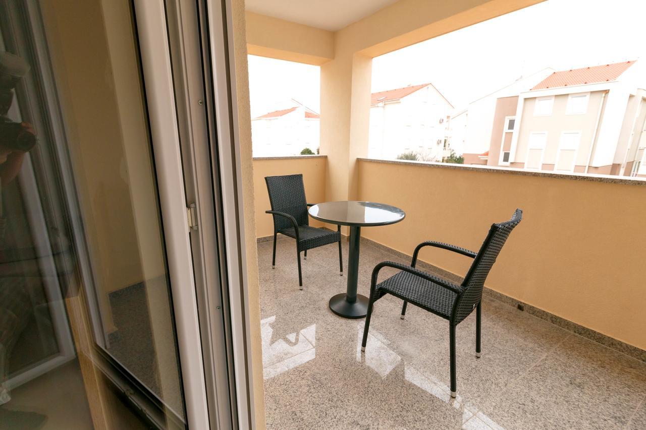 נובליה Summer Fun Apartments מראה חיצוני תמונה
