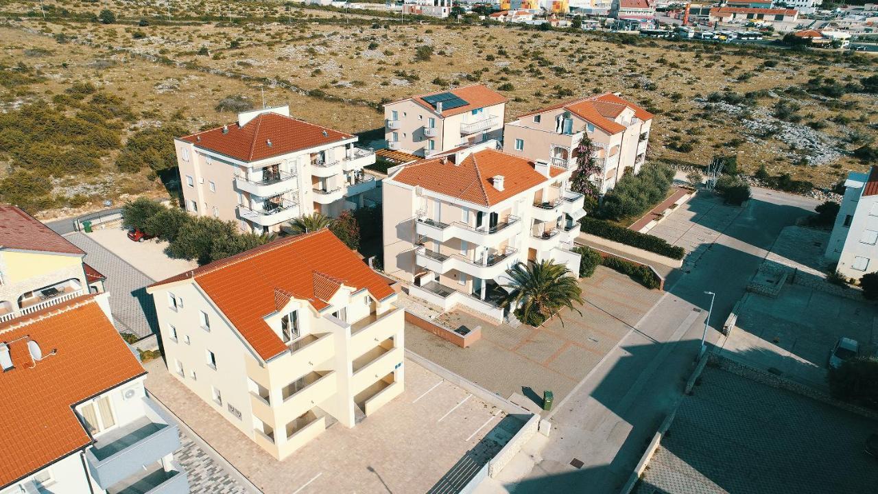 נובליה Summer Fun Apartments מראה חיצוני תמונה